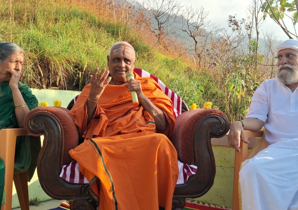 Siddha viththai payirchi arulinar. (11)